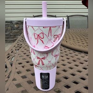 NWT- BruMate RESA 35oz Bow Tumbler